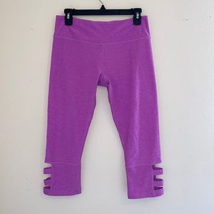 Woman's Size M cropped workout leggings